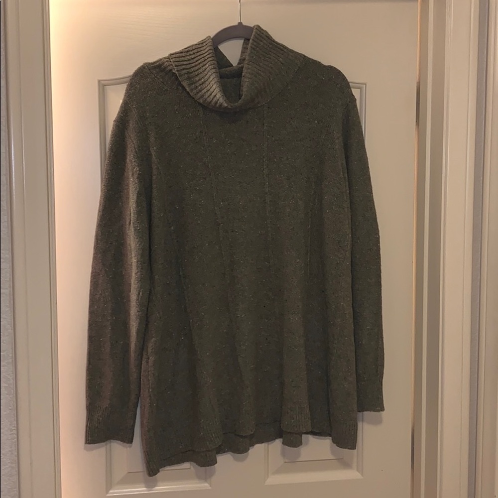 Belle vowel neck sweater in taupe